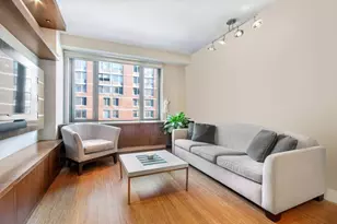 305 W 16th St, New York City, NY 10011 - Photo 3