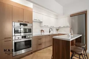 22-54 46th St, New York City, NY 11105 - Photo 15