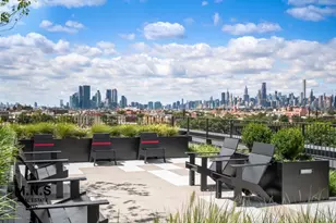 22-54 46th St, New York City, NY 11105 - Photo 11