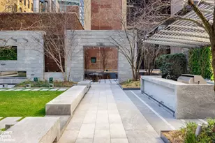 217 W 57th St, New York City, NY 10019 - Photo 35