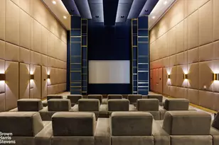 217 W 57th St, New York City, NY 10019 - Photo 33