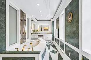 7 E 69th St, New York City, NY 10021 - Photo 11