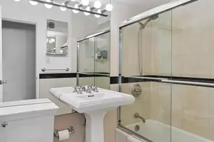 200 E 27th St, New York City, NY 10016 - Photo 7