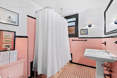 26 Winthrop Street, New York City, NY 11225 - Photo 21