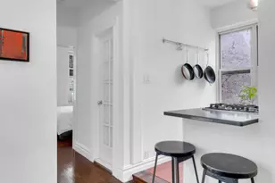 306 W 4th St, New York, NY 10014 - Photo 3