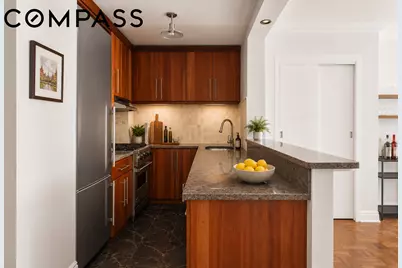 39 Gramercy Park N #5F, New York City, NY 10010 - Photo 3