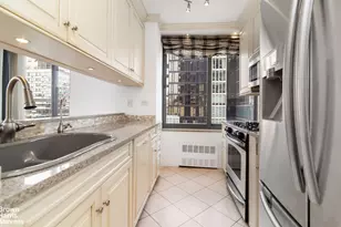 300 E 85th St, New York City, NY 10028 - Photo 3
