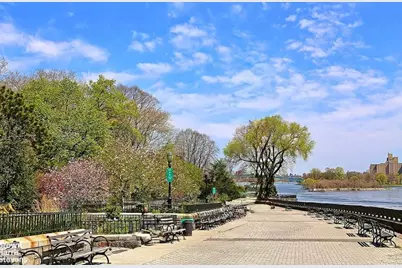 300 E 85th Street #1703, New York City, NY 10028 - Photo 27