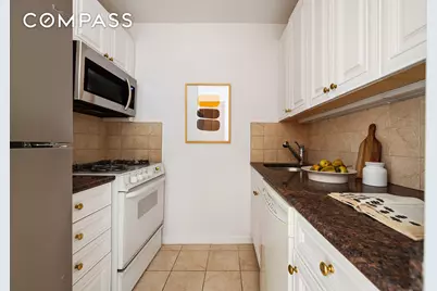 30 W 61st Street #12G, New York City, NY 10023 - Photo 3