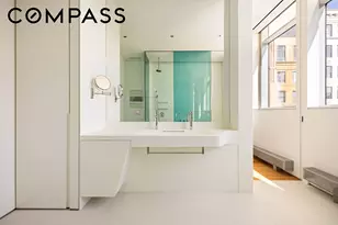 166 Perry St, New York City, NY 10014 - Photo 11