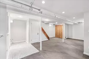 113-09 Union Tpke, New York City, NY 11375 - Photo 35