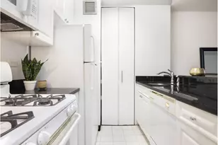 230 W 55th St, New York, NY 10019 - Photo 3