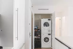 301 W 53rd St, New York City, NY 10019 - Photo 3