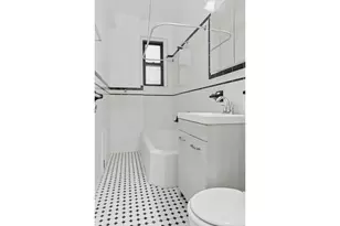2515 Glenwood Rd, New York City, NY 11210 - Photo 5