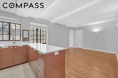 333 E 43rd Street #705, New York, NY 10017 - Photo 3