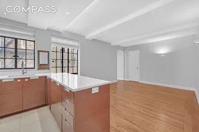 333 E 43rd Street #705, New York, NY 10017 - Photo 3