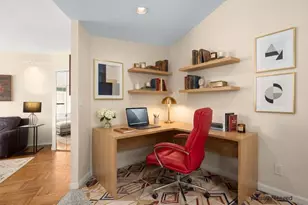 210 E 47th St, New York City, NY 10017 - Photo 7