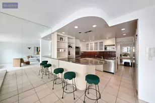 150 E 61st St, New York City, NY 10065 - Photo 3
