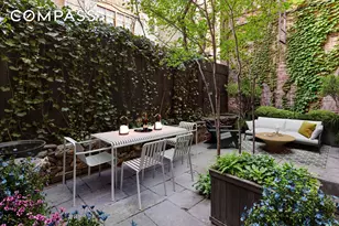 221 W 21st St, New York City, NY 10011 - Photo 1