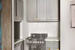 221 W 21st St, New York City, NY 10011 - Photo 5