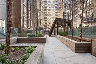 215 E 19th St, New York City, NY 10003 - Photo 11