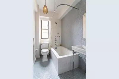 60 Gramercy Park N #17B, New York City, NY 10010 - Photo 15
