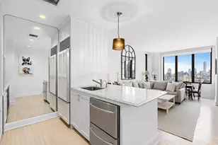 101 W 24th St, New York City, NY 10011 - Photo 3