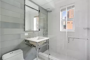 211 E 51st St, New York City, NY 10022 - Photo 7