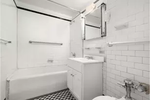 405 W 23rd St, New York, NY 10011 - Photo 7