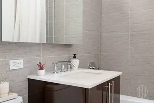 300 E 40th St, New York City, NY 10016 - Photo 11