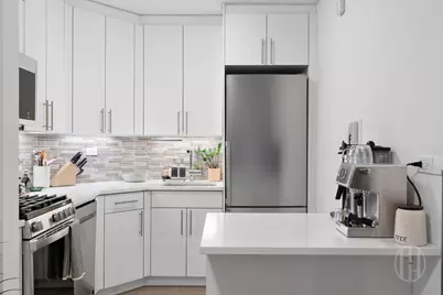 300 E 40th Street #11L, New York City, NY 10016 - Photo 5