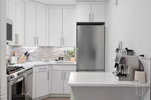 300 E 40th St, New York City, NY 10016 - Photo 5