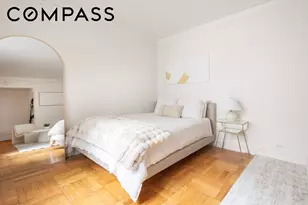 303 E 37th St, New York City, NY 10016 - Photo 3
