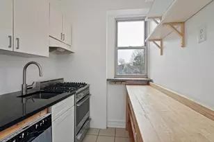 868 E 7th St, New York City, NY 11230 - Photo 5