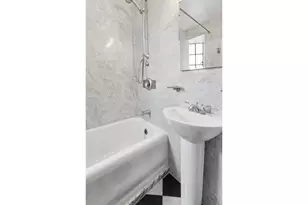 333 E 41st St, New York City, NY 10017 - Photo 7