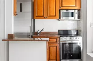 325 W 45th St, New York City, NY 10036 - Photo 7