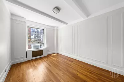 325 W 45th Street #401, New York City, NY 10036 - Photo 13