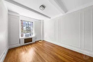 325 W 45th St, New York City, NY 10036 - Photo 13