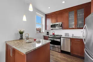 220 Berkeley Pl, New York City, NY 11217 - Photo 3
