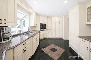 728 Huguenot Ave, New York, NY 10312 - Photo 3