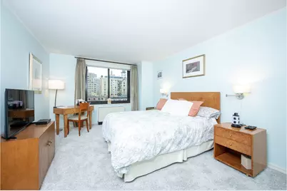 40 E 94th Street #8D, New York, NY 10128 - Photo 3