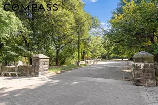 301 W 110th St, New York City, NY 10026 - Photo 9