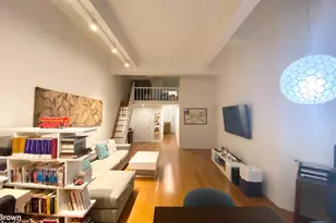 310 E 46th St, New York City, NY 10017 - Photo 3