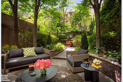 208 E 62nd Street, New York City, NY 10065 - Photo 13