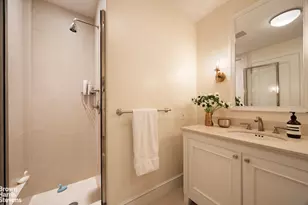208 E 62nd St, New York City, NY 10065 - Photo 31