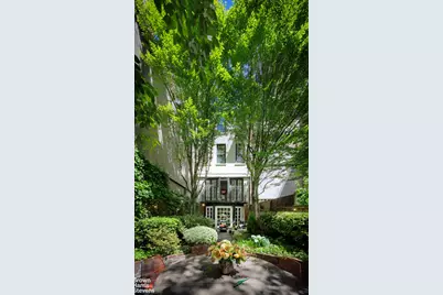 208 E 62nd Street, New York City, NY 10065 - Photo 11