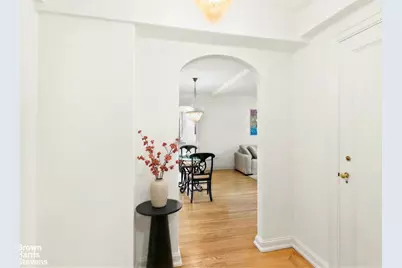 220 E 73rd Street #9H, New York City, NY 10021 - Photo 1
