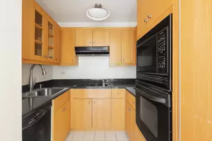 160 W 66th St, New York City, NY 10023 - Photo 11