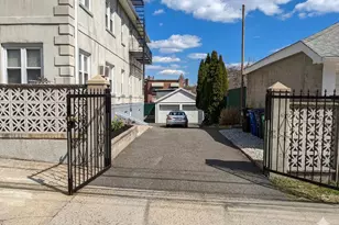 4612 Murdock Ave, New York City, NY 10466 - Photo 3