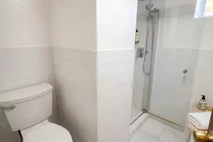 4612 Murdock Ave, New York City, NY 10466 - Photo 5